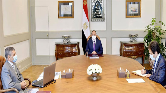 الرئيس السيسى يبحث تطورات نشاط هيئة قناة السويس مع الفريق أسامة ربيع