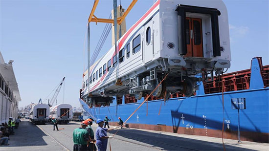 وزير النقل يعلن وصول 13 عربة سكة حديد إلى ميناء الإسكندرية