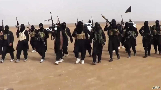  ramالارهابيون يرفعون رايات داعش بموزامبيق وحرق الكنائس وبابا روما يدين 