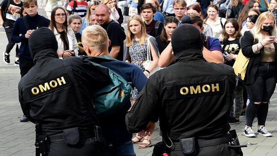 بيلاروس.. احتجاجات نسائية وطلابية وتوقيف 30 متظاهرا خلال اليوم