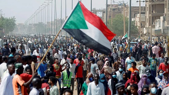 واشنطن تدرس رفع اسم السودان من قائمة الإرهاب مقابل التطبيع مع إسرائيل