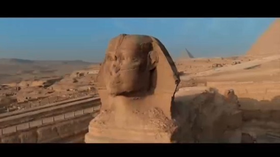 فيلم رحلة سائح على شاشات مطار القاهرة