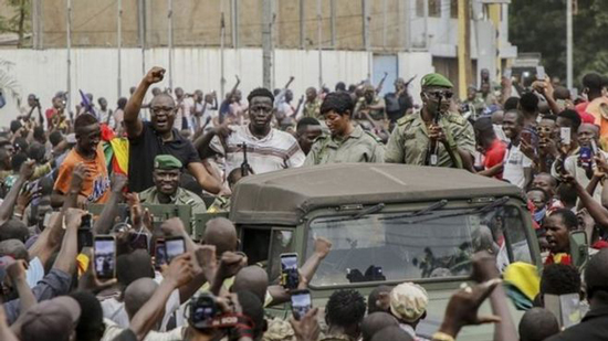 لاكروا : ضغوط على الجيش في مالي ليعين رئيس مدني للبلاد 