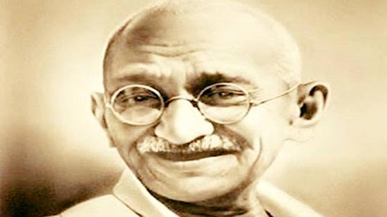 في مثل هذا اليوم.. ولد فيلسوف الحرية والسلام غاندي Mohandas Gandhi