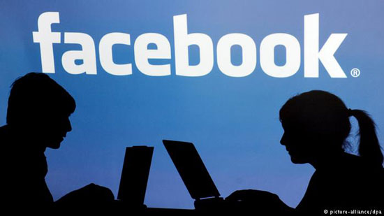 فيس بوك سيظهر بعض مناقشات المجموعات العامة على الواجهة الرئيسية للموقع
