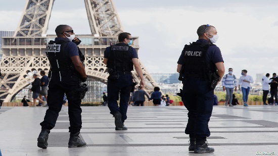  لوموند : قيود جديدة في باريس لمواجهة جائحة كورونا