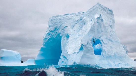 علماء يحذرون: ذوبان الجليد بالقارة القطبية الجنوبية سيؤدى إلى مشاكل خطيرة