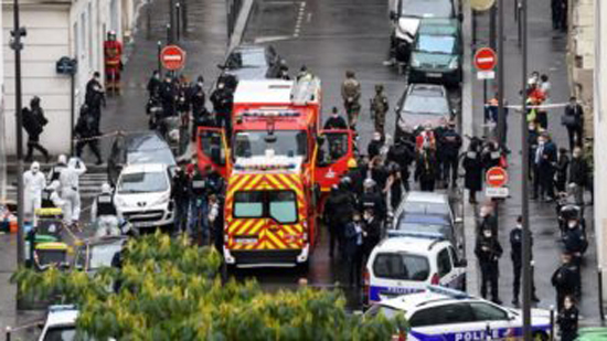 لوموند : ذبح متطرف لمدرس في فرنسا يعيد اعتداءات 