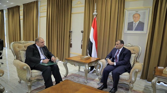  السفير المصري لدى اليمن يلتقي وزير الخارجية