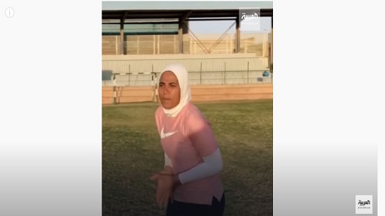  بالفيديو.. فايزة حيدر أول مدربة كرة قدم لفريق من الرجال

