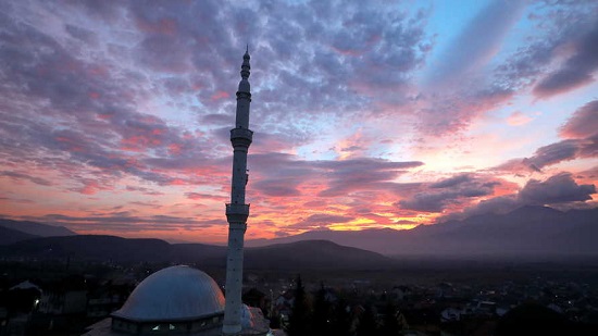 النمسا تبدأ حملة امنية لاغلاق المساجد التى تبث الخطاب المتطرف 
