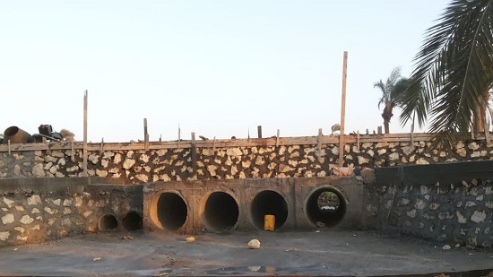  محافظ بني سويف ... الانتهاء من ترميم طريق قرية الفقيرة بعد تضرره من السيول
