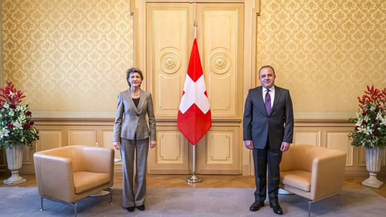 سفير مصر الجديد لدى الاتحاد السويسري يقدم أوراق اعتماده