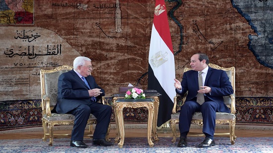 السيسي يؤكد لـ عباس دعم مصر الكامل للمواقف والاختيارات الفلسطينية