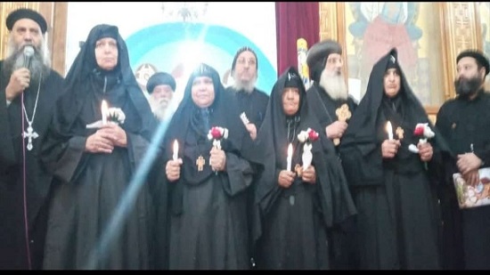 رسامة 4 راهبات بدير السيدة العذراء والشهيد ودامون بأرمنت
