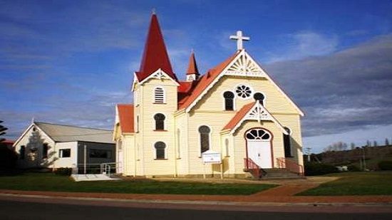 الكنيسة