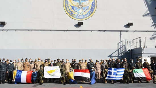  بمشاركة اليونان وقبرص وفرنسا والإمارات.. وزير الدفاع يشهد تنفيذ المرحلة الرئيسية للتدريب المشترك (ميدوزا - 10) 