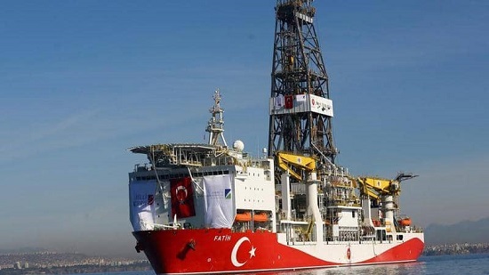 تقارير يونانية: تراجع مهين لسفينة تركية أمام فرقاطة مصرية بمنطقة شرق المتوسط

