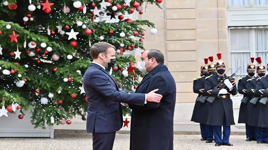 الرئيس السيسي يتوجه بالشكر للرئيس الفرنسي
