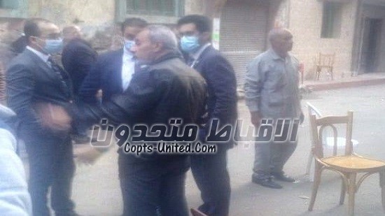  بالصور :النيابة تباشر التحقيق فى مقتل قبطى واصابة اخرين بالاسكندرية 
