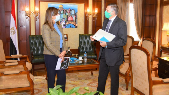 وزيرة الهجرة تلتقي السفير الألماني بالقاهرة لبحث سبل التعاون المشترك