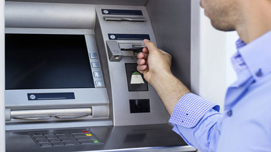«تصل لـ10 جنيهات».. فرض رسوم سحب من ماكينات «ATM» أول يناير
