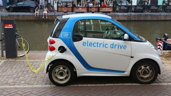 وزير قطاع الأعمال: قريبًا ستتواجد أول سيارة كهربائية بالقاهرة بماركة 