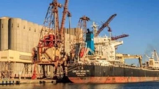 هيئة ميناء دمياط ... تصدير برتقال ويوسفي وبلح إلى ألمانيا وبلجيكا والصين وأمريكا وروسيا
