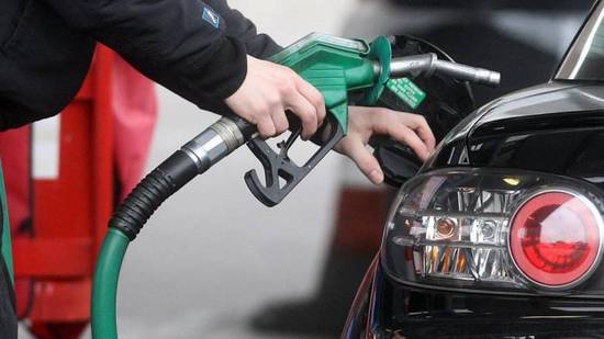  الحكومة تنفي زيادة أسعار البنزين
