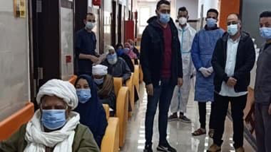 خروج 9 حالات تعافي من كورونا بمستشفى العديسات