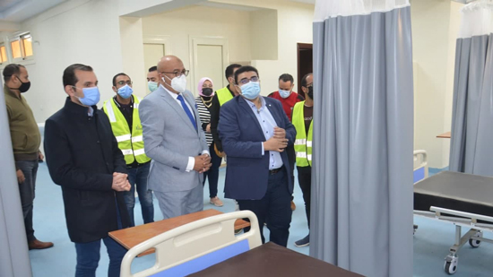 نائب محافظ بني سويف يتابع أعمال  تطوير مستشفى الصدر
