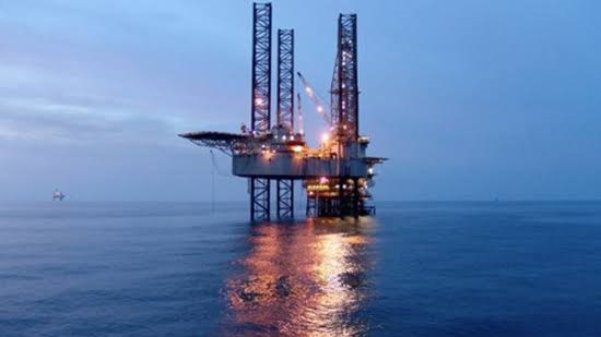 مصر توقع اتفاقيات مع شركات عالمية للبحث عن البترول والغاز الطبيعي شرق وغرب المتوسط 