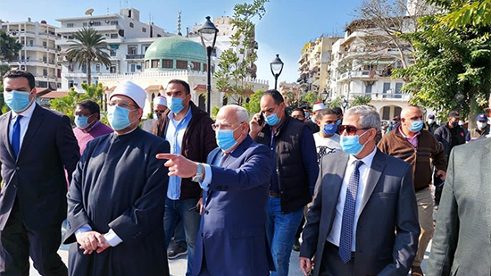 محافظ بورسعيد ووزير الأوقاف ينفذان جولة تفقدية لحديقة فريال 