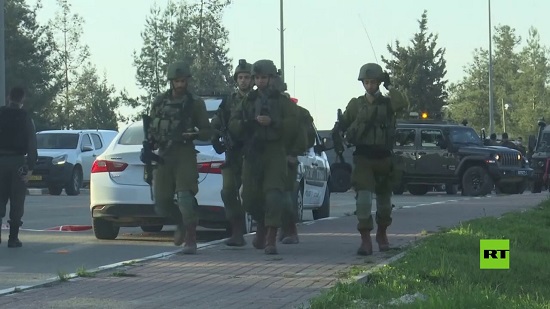 الجنود الإسرائيليون يقتلون شابا فلسطينيا جنوب القدس