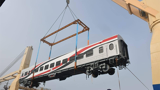 صور.. كامل الوزير: وصول 22 عربة سكة حديد جديدة للركاب إلى ميناء الإسكندرية