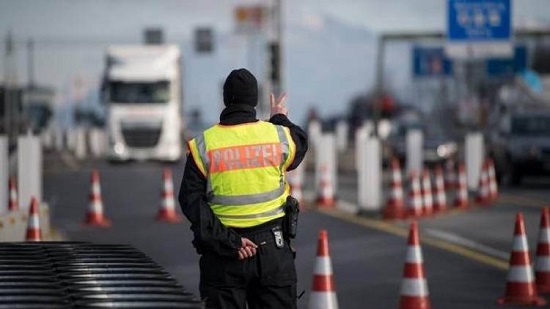  الحدود بين النمسا والتشيك وسلوفاكيا فى حالة توتر واسع لمواجهة الاصابات بالوباء 