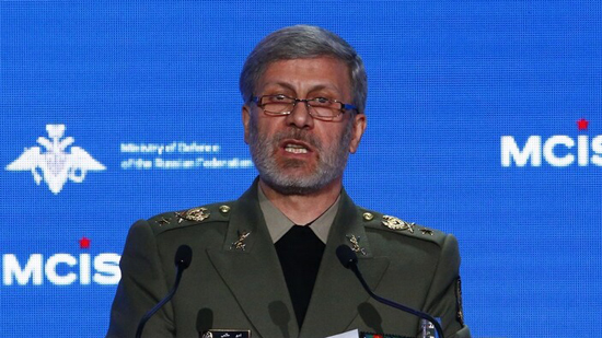 وزير الدفاع الإيراني: نحذر الأمريكيين من أي خطأ في الحسابات ورد إيران سيكون ساحقا ضد أي اعتداء