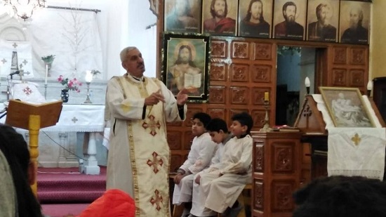  الأب جرجس أرمانيوس يترأس القداس الإلهي بكنيسة سانت تريزا المحلة
