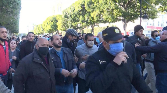 متظاهرون تونسيون يطالبون بإطلاق سراح المعتقلين
