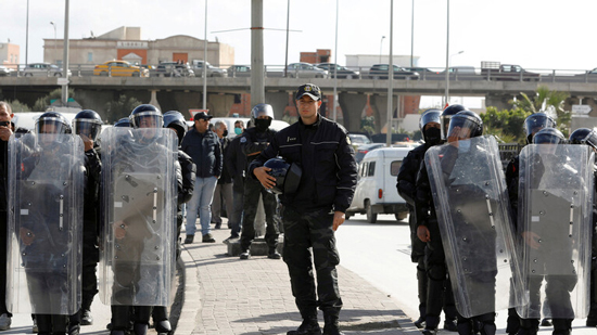 تهديدات بانتحار جماعي من عاطلين عن العمل في تونس
