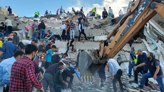 زلزالان متتاليان بقوة 5.1 درجة يضربان إزمير غربي تركيا
