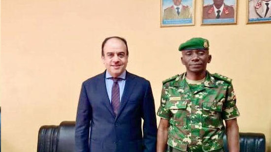 قائد الجيش البوروندي يستقبل السفير المصري
