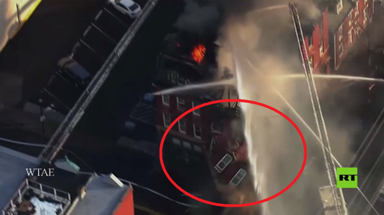 فيديو .. اندلاع حريق ضخم في بناية قديمة في بتسبورغ الأمريكية 