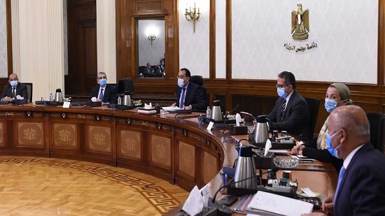  كامل الوزير يستعرض المشروعات التي يتم تنفيذها بالإسكندرية في مجال النقل 

