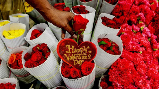 أجمل رسائل عيد الحب 2021 Valentines Day لمواقع السوشيال ميديا والـsms