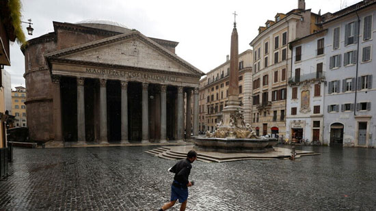 شوارع العاصمة الإيطالية روما في 1 يناير 2021
