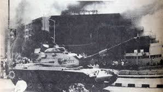 في مثل هذا اليوم.. تمرد جنود الأمن المركزي وحظر التجول في القاهرة في الثمانينات