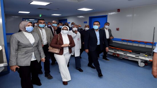 بالصور.. رئيس الوزراء ووزيرة الصحة يتفقدان مستشفى شبين الكوم التعليمي