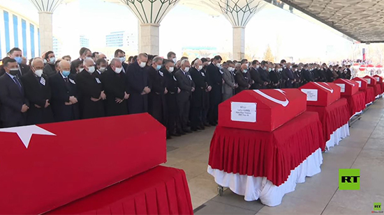 أردوغان يشارك في تشييع جثامين العسكريين الـ 11