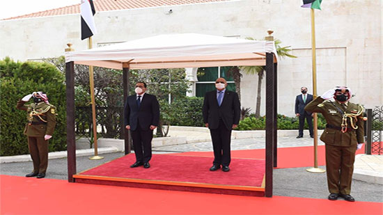 بالصور.. مراسم استقبال رسمية لرئيس الوزراء المصري بالأردن